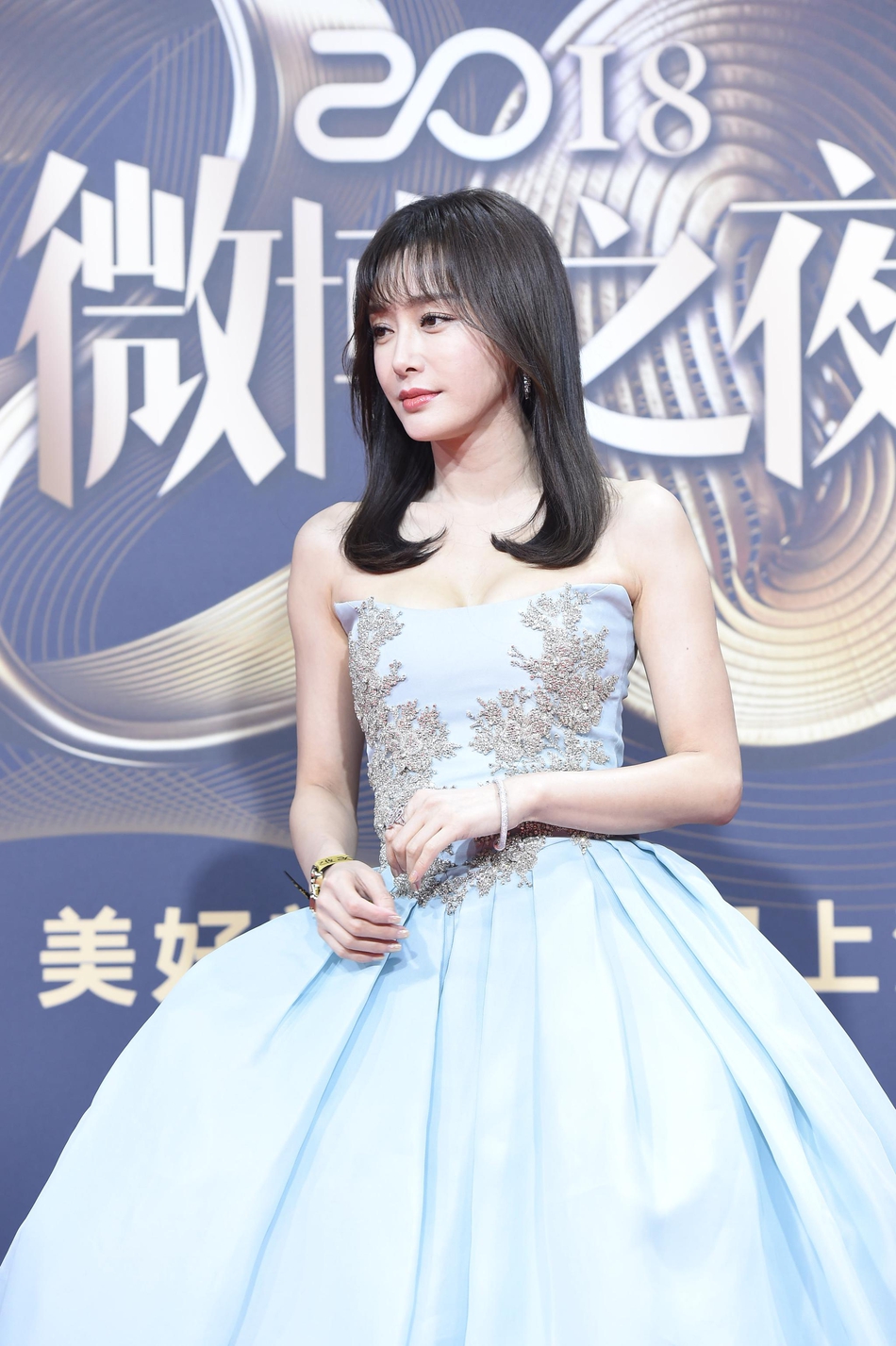 新浪微博之夜群星闪耀 秦岚全场最美 林志玲的