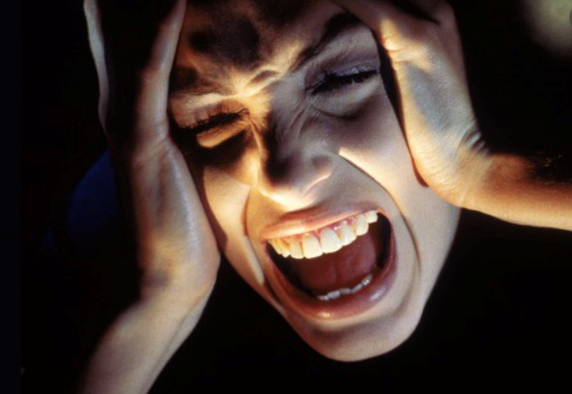 了蛇的图像时, 同时出现了长辈厌恶,恐惧的表情 或者 惊恐的尖叫声