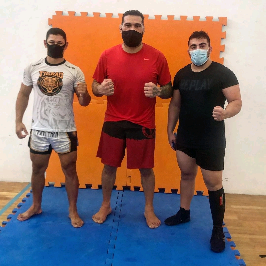 ufc重量级选手大脚安东尼奥席尔瓦ins照片自取