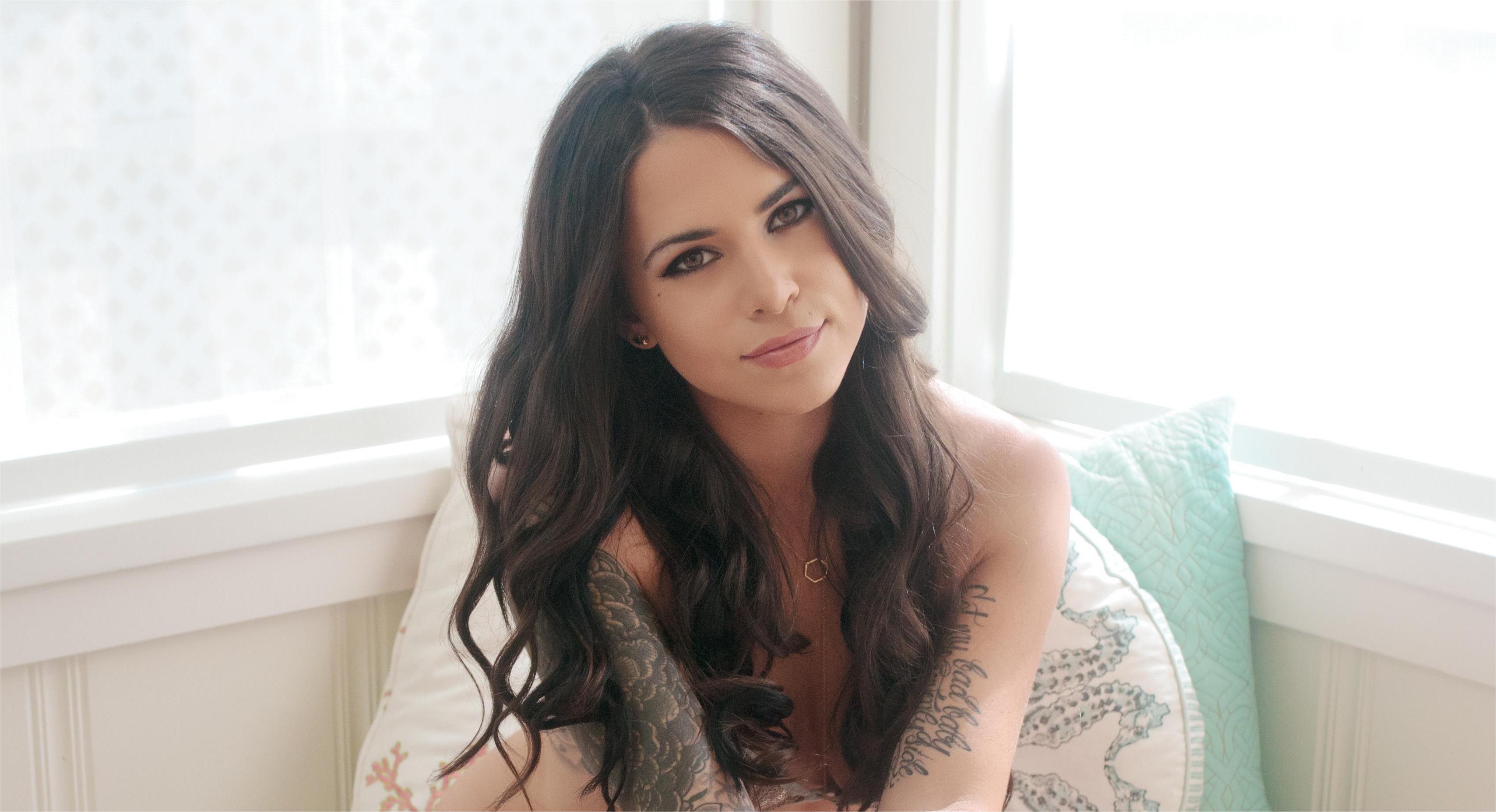 每天分享一个美女——Suttin - 哔哩哔哩