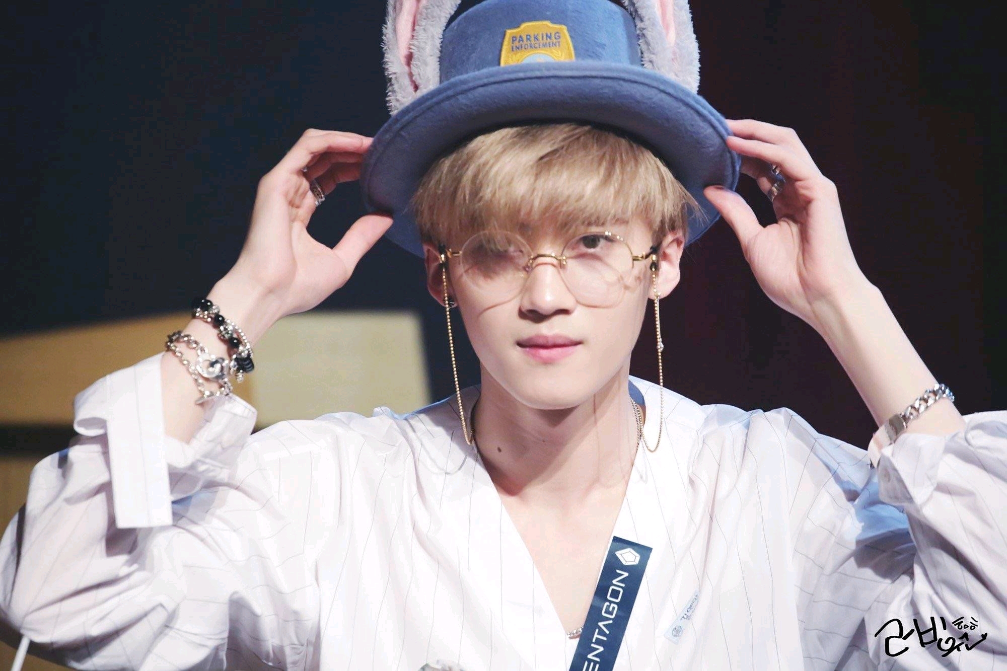 娱资讯(D社采访人气歌谣\/金在奂即将SOLO出