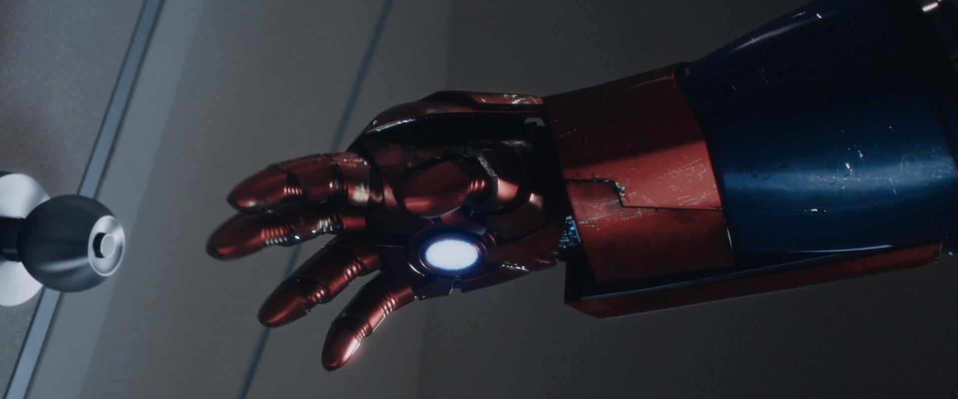 在马克22基础上加装背负式机关炮模块,机身根据军事和政治需要涂装不