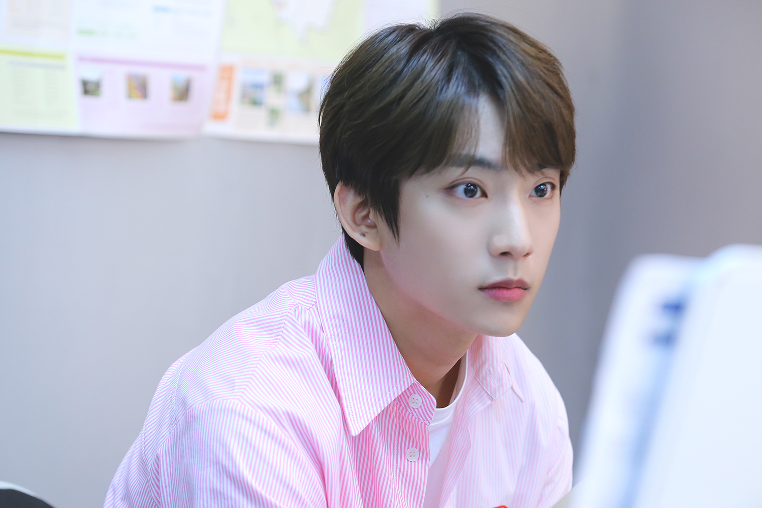 中字翻译孔璨网剧罗遇率15季海报拍摄现场feat脸蛋天才