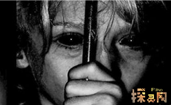 美国都市传说黑瞳小孩儿