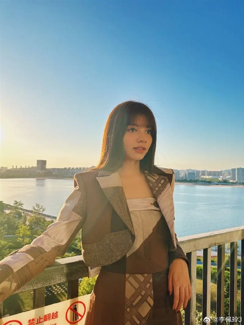 马来西亚印度裔女歌手李佩玲,曾在大陆参加多个歌唱节目,并在上月刚在