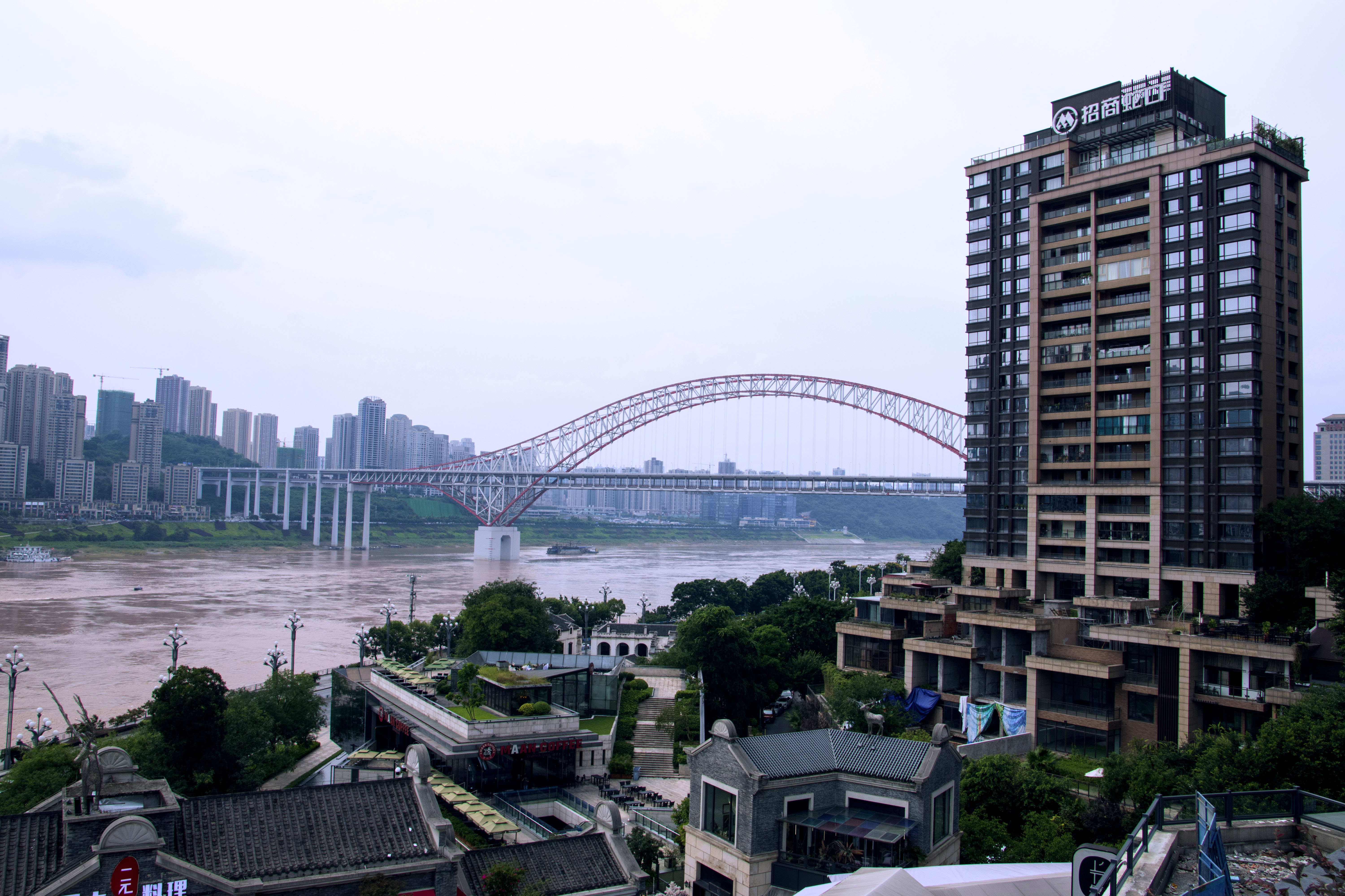 登长嘉汇弹子石老街;一览重庆江景!