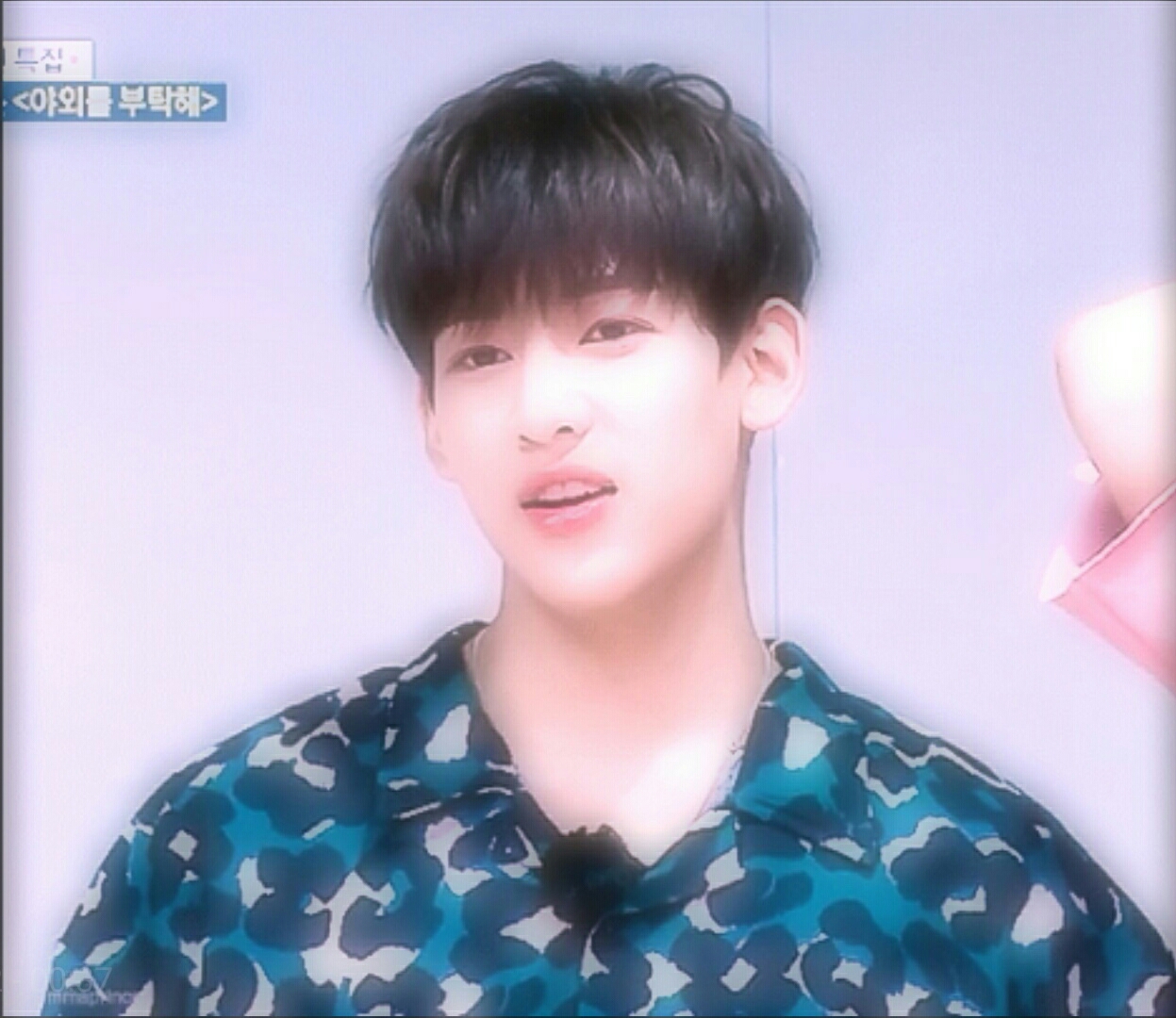 吃榴莲蛋糕-bambam