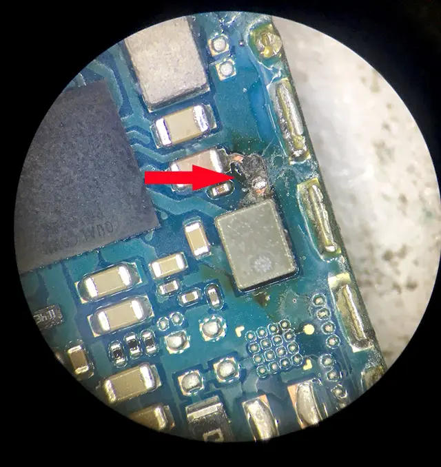 二修小米max2 更换电池后手机有振动无显示 原来是这里的问题 哔哩哔哩