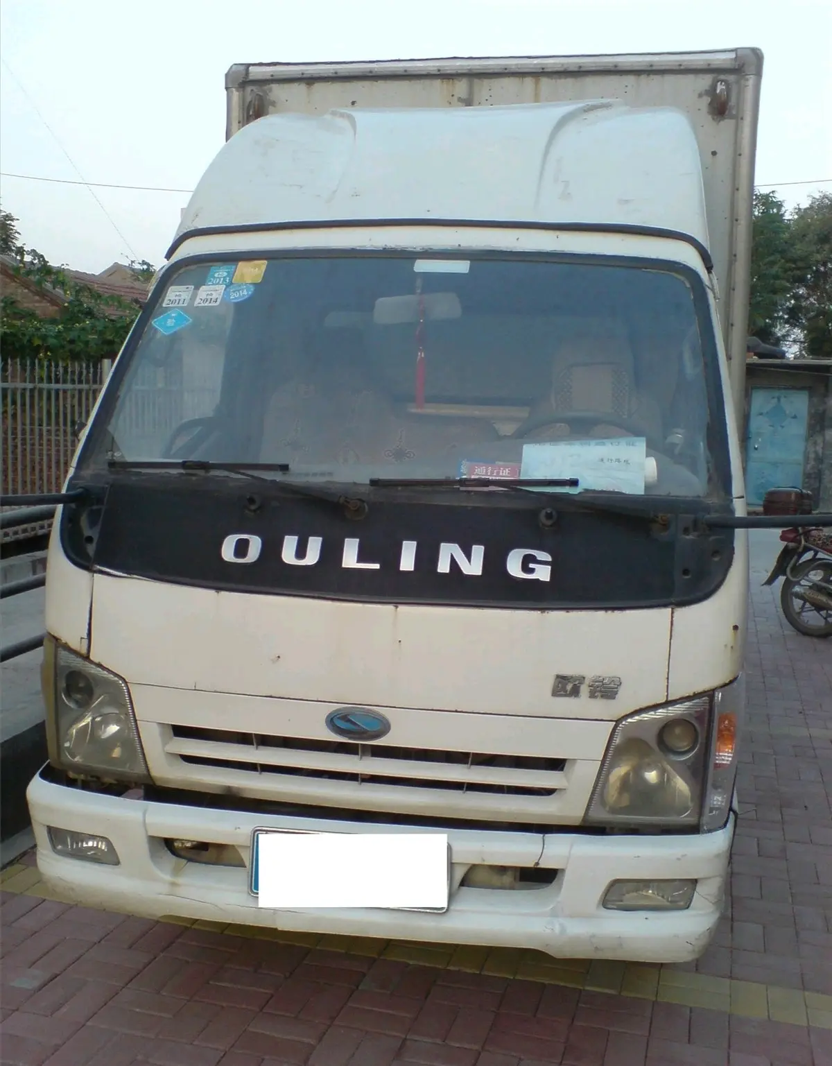 金坷垃"老外打架"里的专用运输车【车型考据】 - 哔哩哔哩