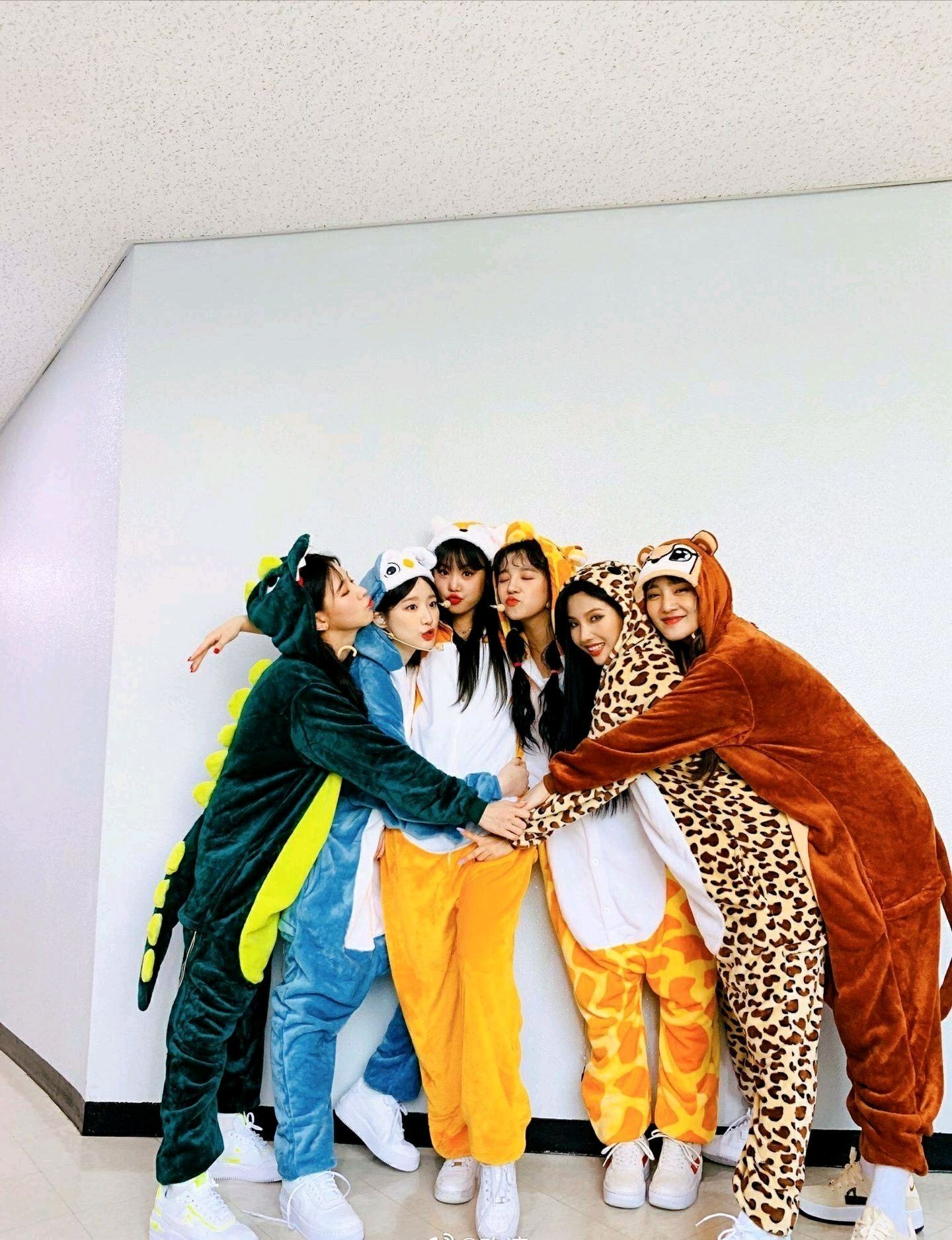 (g)i-dle《latata》英语版将于今日全球同步公开! ! !进军 美国! ! !