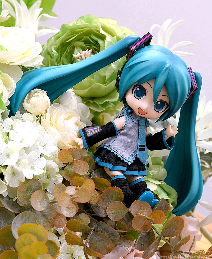 【最新】gsc 黏土人doll vocaloid 初音未来 彩色原型公开