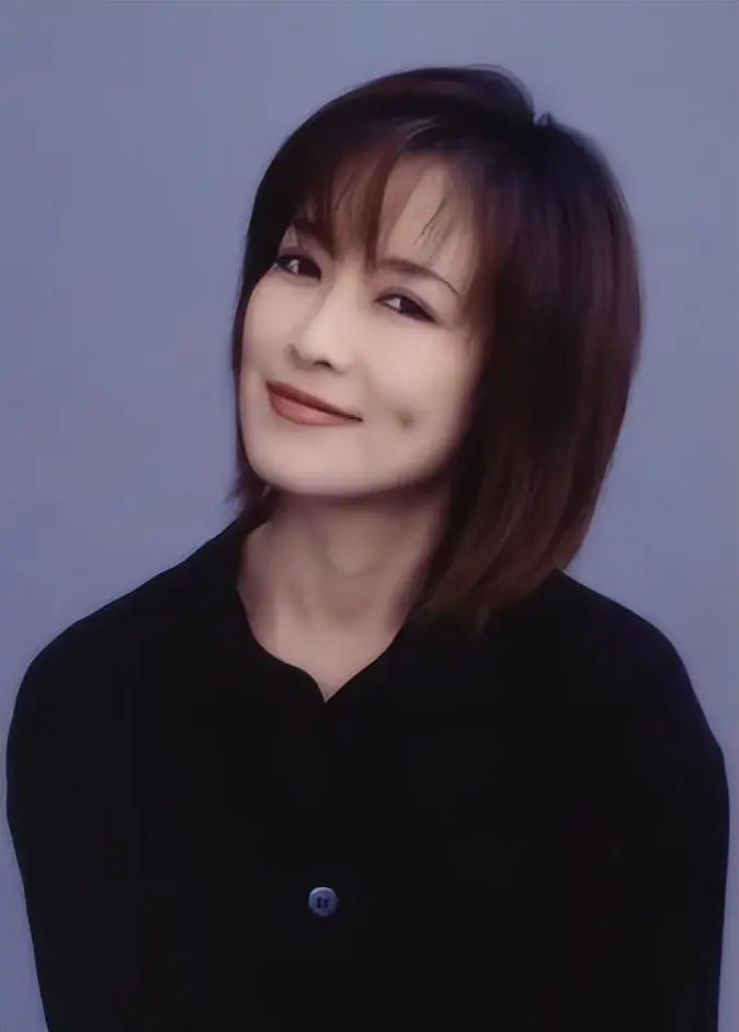 为艺术献身的女星:高树零,《迪迦奥特曼》居间惠队长的扮演者