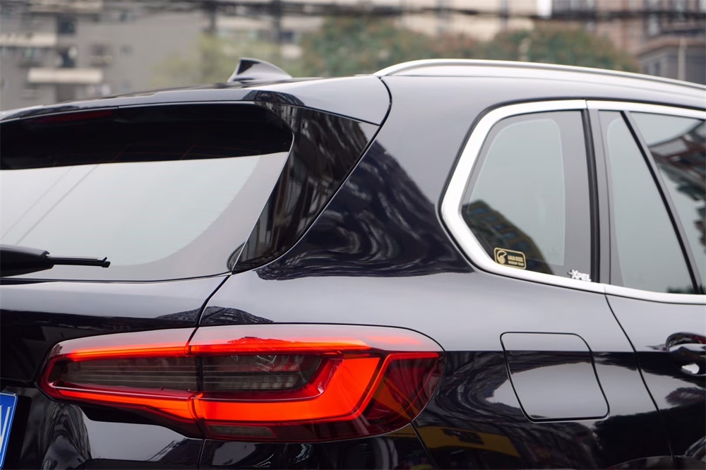 四川汽车贴膜:宝马x5炭黑全车装贴xpel-lux-plus案例