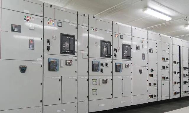 低压配电室的作用是什么?由哪些设备什么组成?