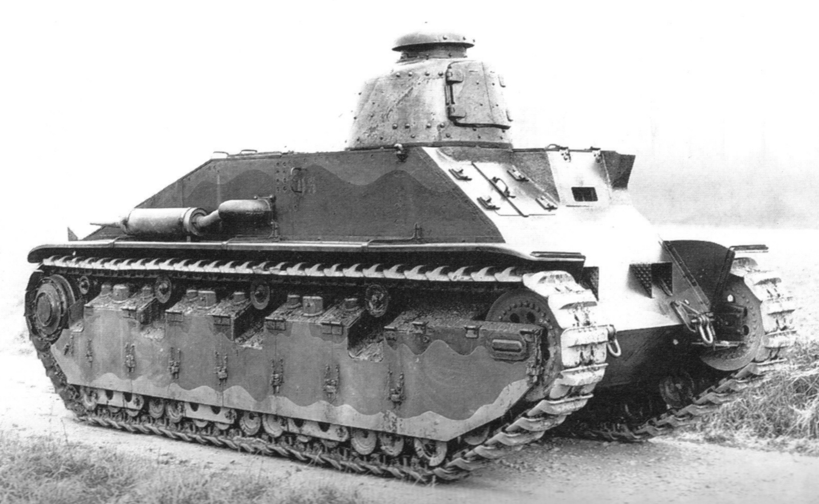 二战法军装甲车图片