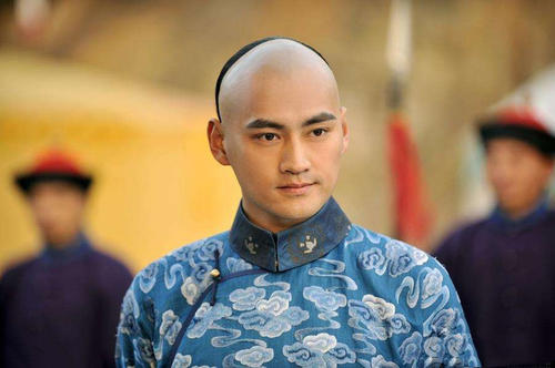 十三爷让人难以忘怀,贺兰箴让人心痛,袁弘将他们变活了