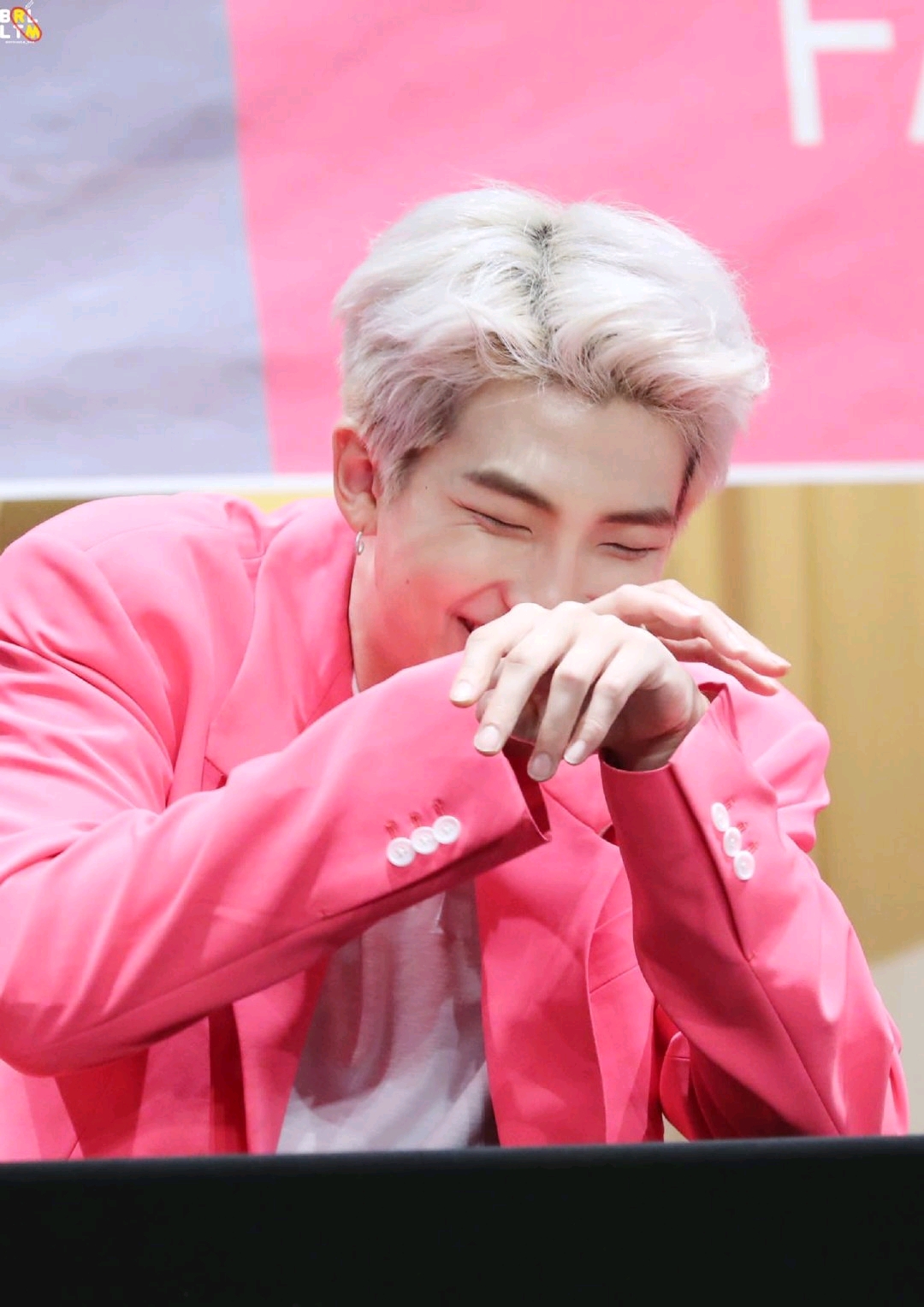 金南俊/当你在家里给他应援