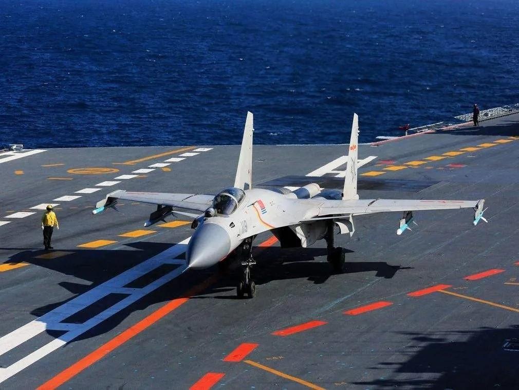 j15重型舰载机会不会最终升级为"沉默鲨"?