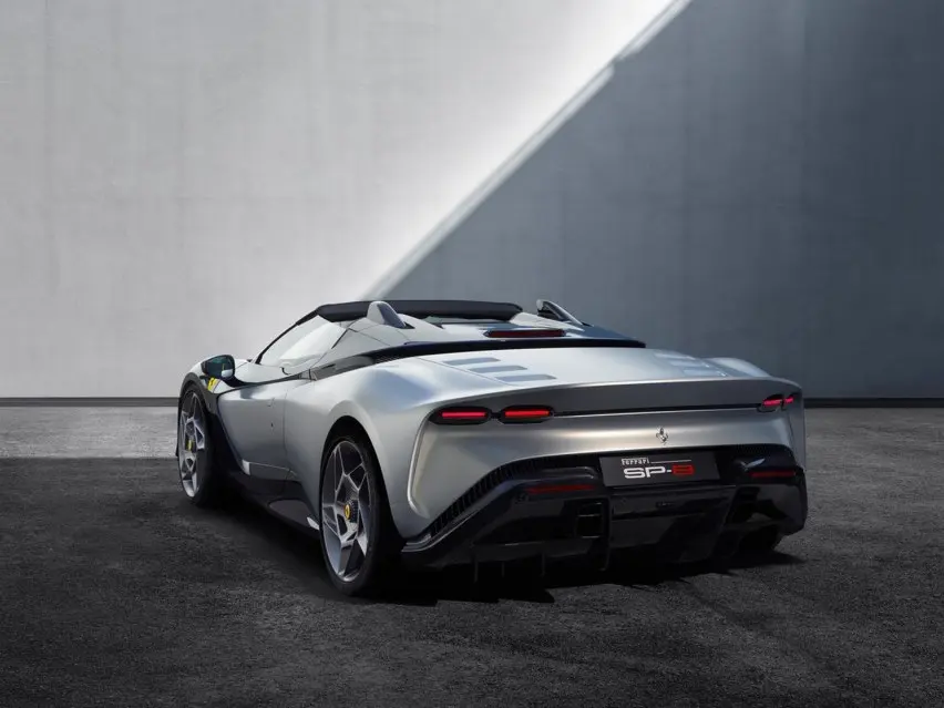 法拉利sp-8官图发布,超1460万人民币的跑车长啥样? - 哔哩哔哩