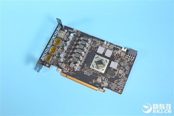 然后是 rx5500xt, 这里推荐4g版本,因为这张卡的性能配8g显存实在