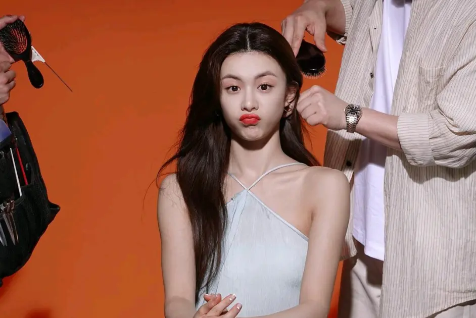 韩国美女女星高允真写真 哔哩哔哩