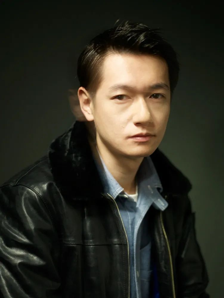 于是两人开始了另类的恋爱,大叔一角由 井浦新出演