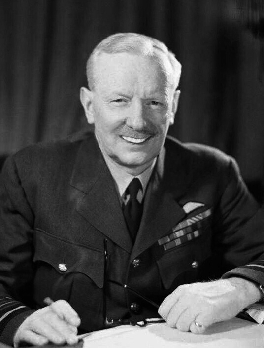 亚瑟·哈里斯 二战期间英国轰炸机部队司令官战略轰炸理论的积极执行