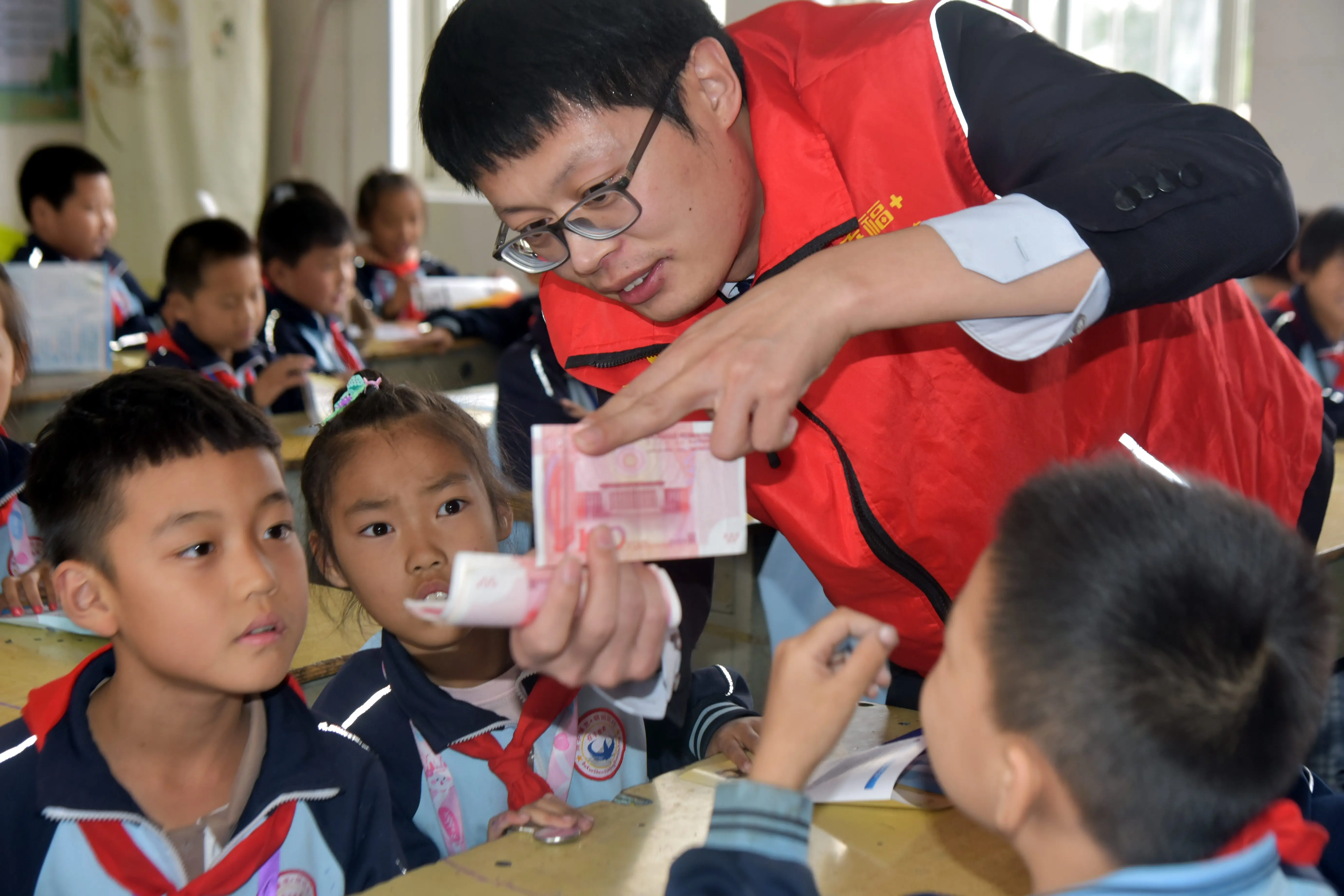 茌平贾寨中学老师照片图片