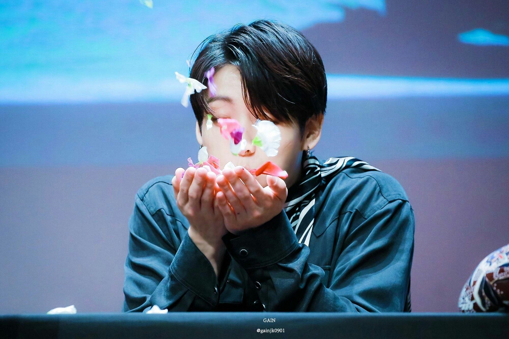 超帅的痞子男友&田柾国 【甜蜜向】 【保护欲满满】方阿米被校园暴力?坐视不管不可能