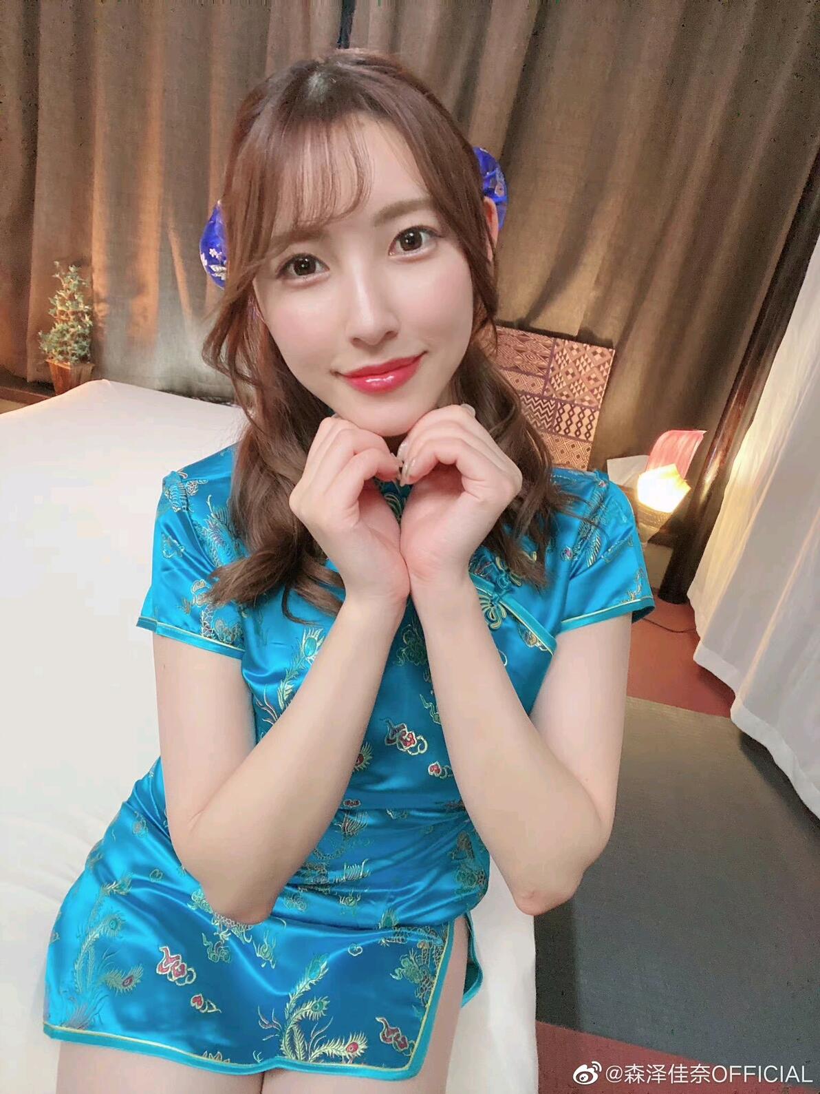 邻家的熟女姐姐——森泽佳奈,出道即巅峰,你的硬盘有她吗? 哔哩哔哩