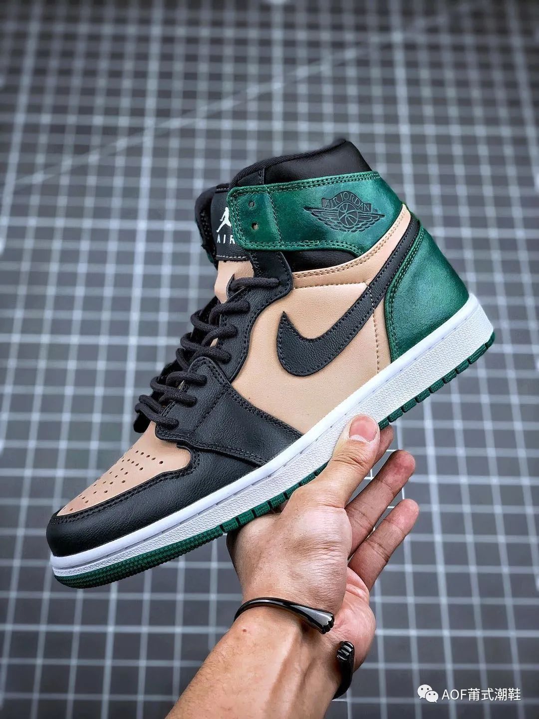 加入粉色的aj1改造计划,aj1新黑粉绿脚趾开箱实测!