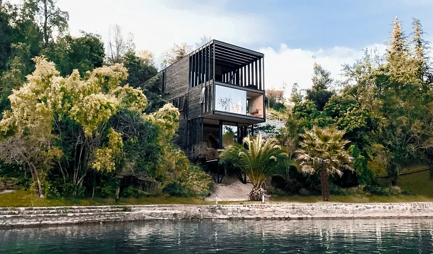 隐藏于湖畔的建筑 智利斜坡上的自然系别墅 哔哩哔哩