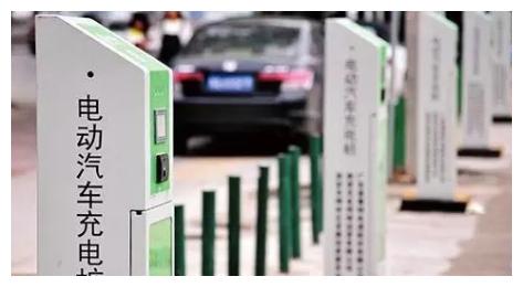 皇冠77体育app下载特斯拉家用充电桩红灯