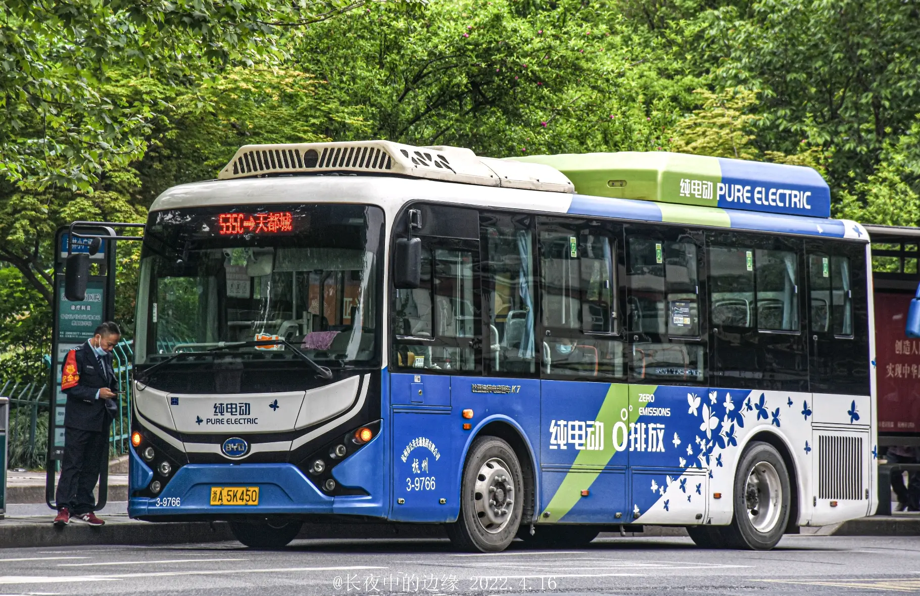 杭州公交纯电动车之比亚迪客车