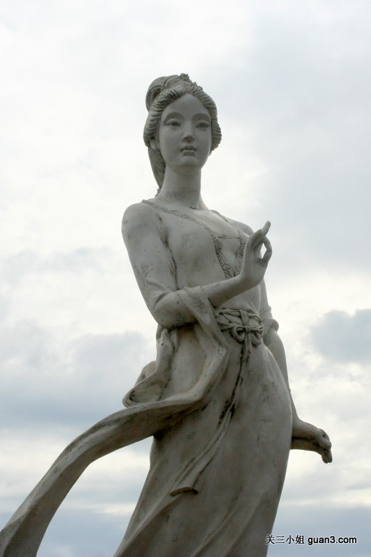 关三小姐关银屏,天也不懂情,情也深意更真