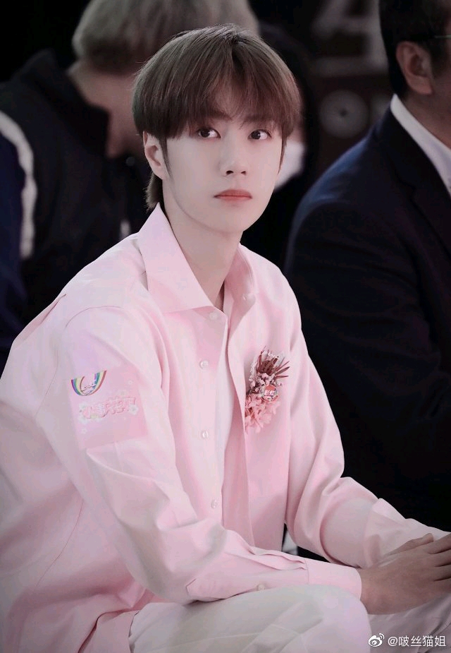 【王一博】今天是粉色系的耶啵!