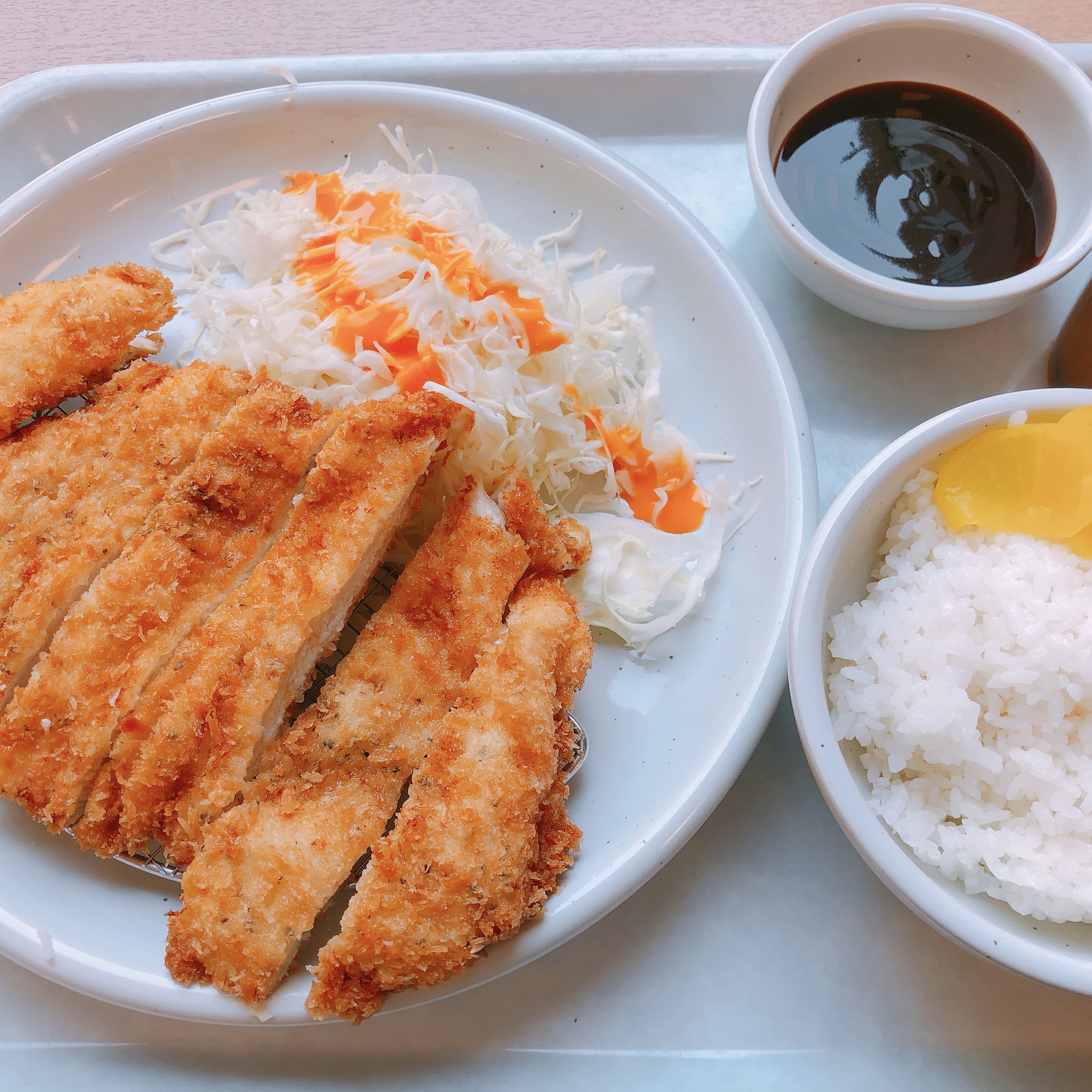0420 炸鸡排饭,草莓蛋糕,三文鱼盖饭
