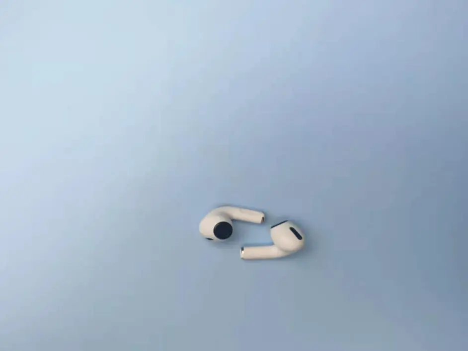 百元耳机阵营中的秀豆儿 西圣ava半入耳蓝牙耳机 哔哩哔哩