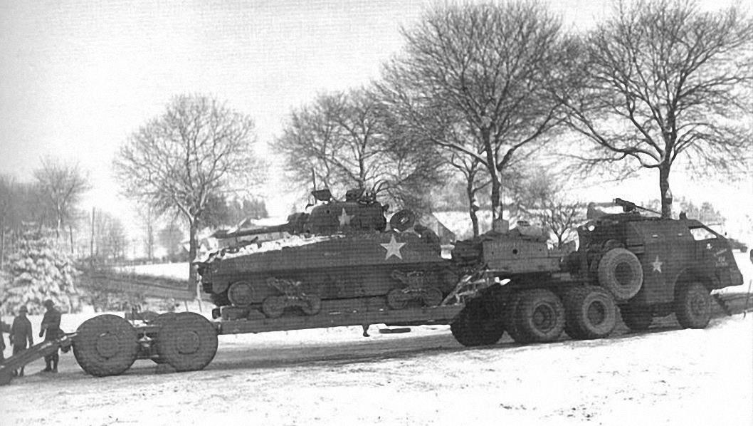 二战美军m25"龙式"坦克拖车历史照片(m26装甲牵引车与m15半挂车的组合