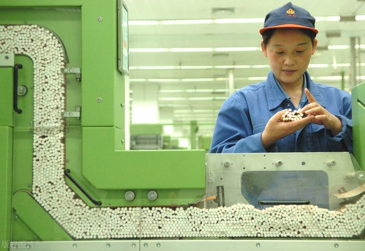 徐州卷烟厂,隶属于前身为江苏中烟公司,江苏烟草工商分设后于2003年9