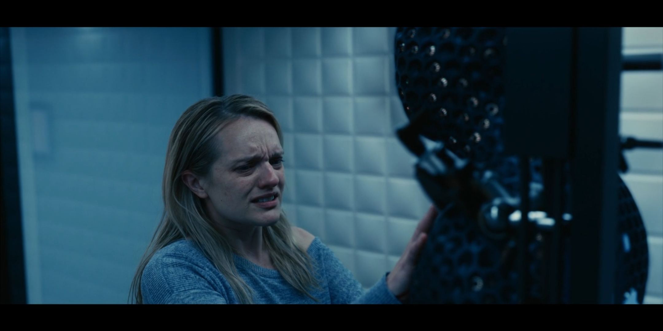 在惊悚片中批判现实,《隐形人》它做到了