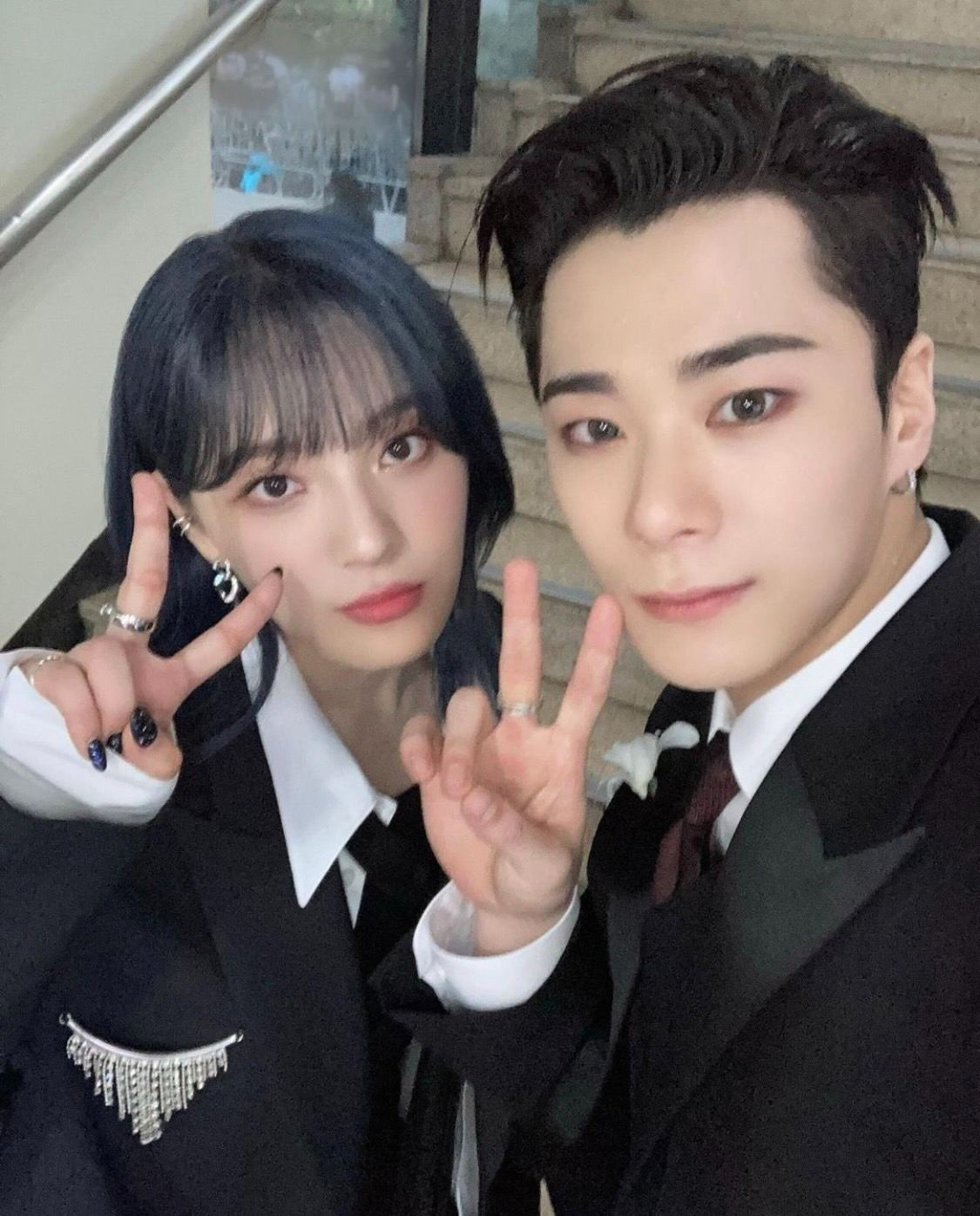 韩娱！文彬文秀雅经典重现《Candy in My Ear》舞台！自爆：第一次看妹妹撒娇！ 哔哩哔哩