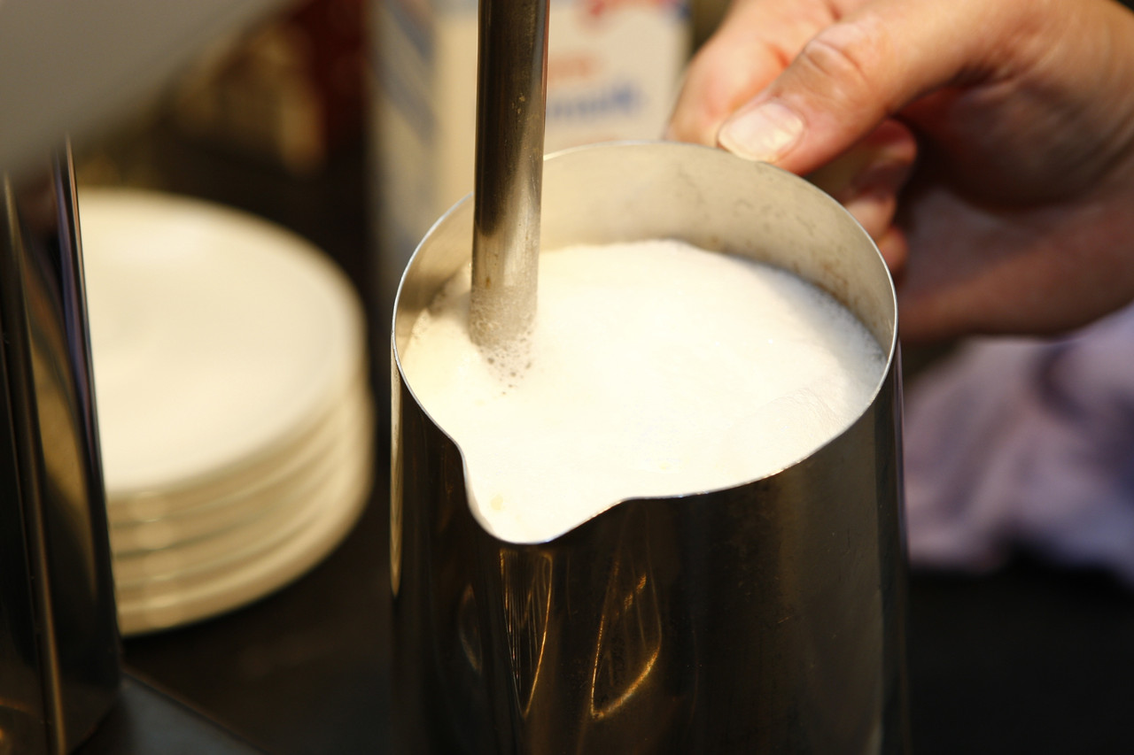 制作牛奶咖啡,应该选择什么样的牛奶?