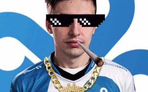 北美吃鸡第一主播账号被封后坦然认怂,第二天