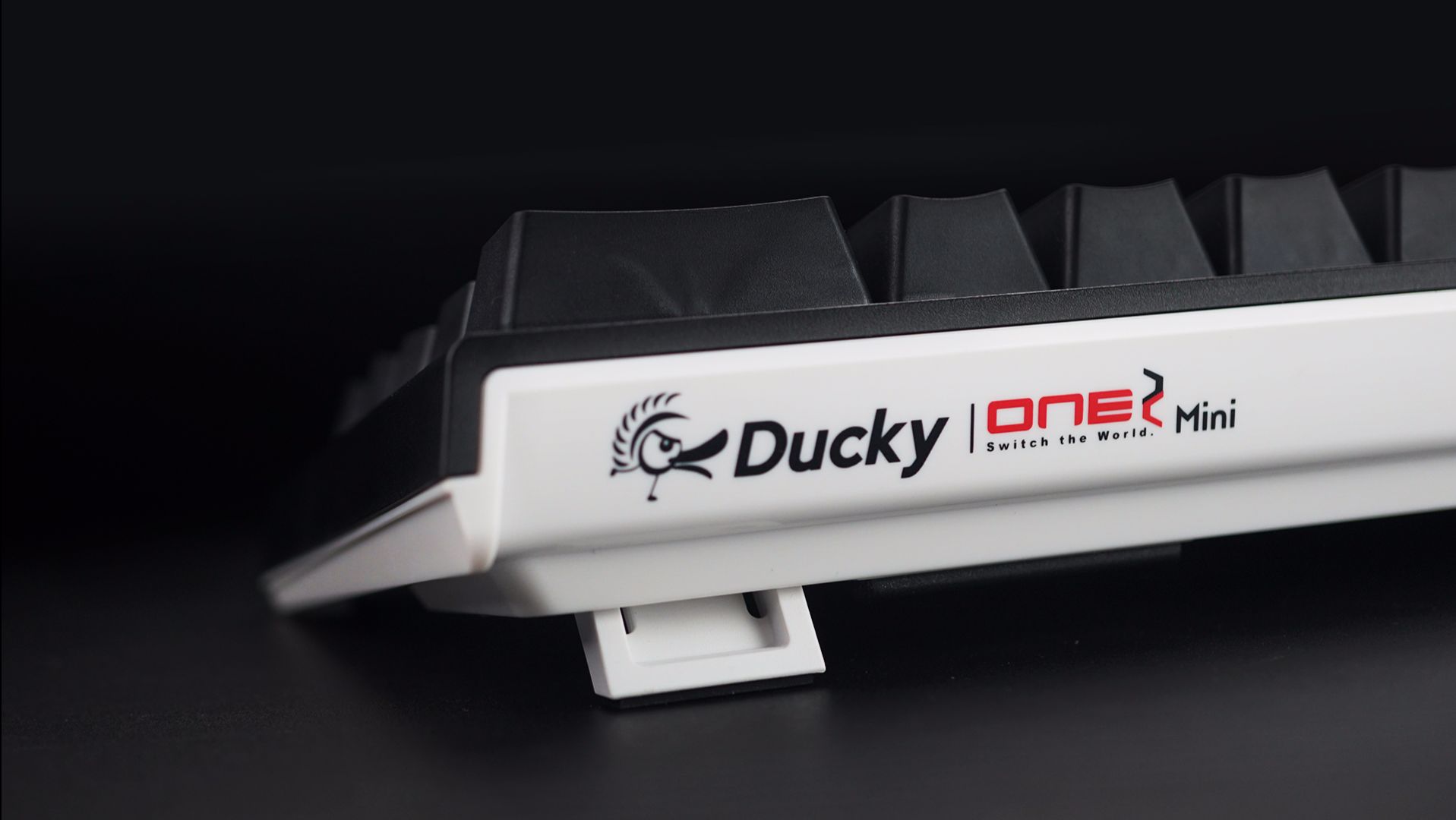Akko x Ducky One 2 Mini RGB机械键盘拆解评测- 哔哩哔哩