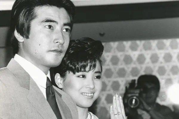 杂志翻译 松田圣子 神田正辉从相识 交往到结婚的全过程 哔哩哔哩