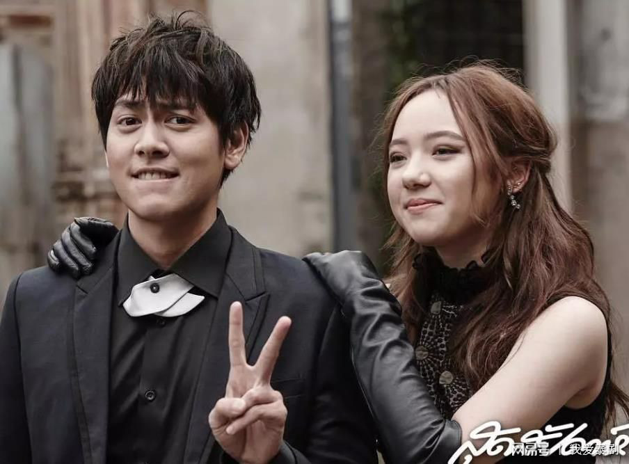 泰国电影《我的鬼学长》:拥有特殊技能的高中女孩搭配神秘的鬼学长