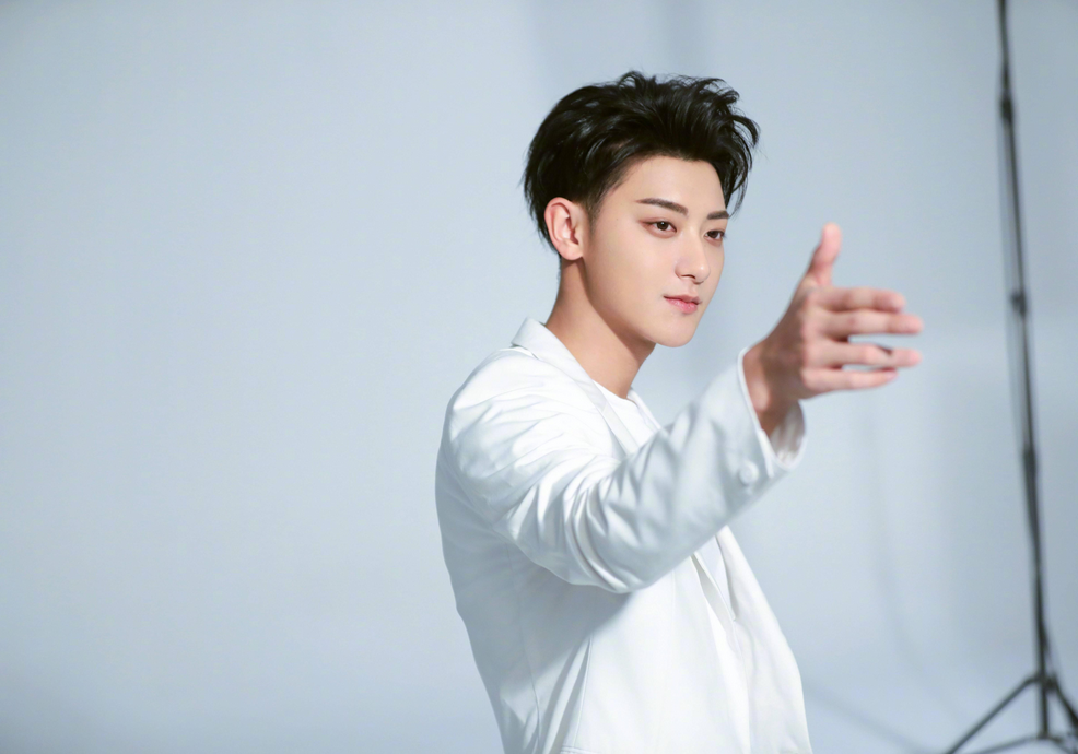 绿茶女星走黑红路线?黄子韬没人缘?