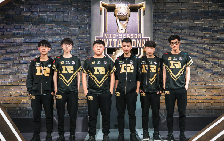 Joker谈Uzi等人年龄大把自己抬的太高,新赛季