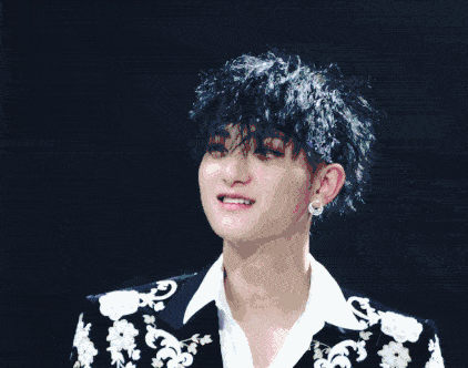 黄子韬在《创造101》结尾说他很忙先走了,他到底在忙什么? - 哔哩哔哩